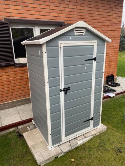 Пластиковый домик для туалета Keter Manor