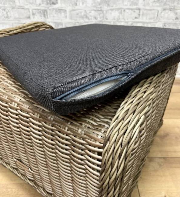 Оттоманка пуф из искусственного ротанга "BAVARIA", бежево-коричневый Оттоманка пуф из искусственного ротанга "BAVARIA", бежево-коричневый